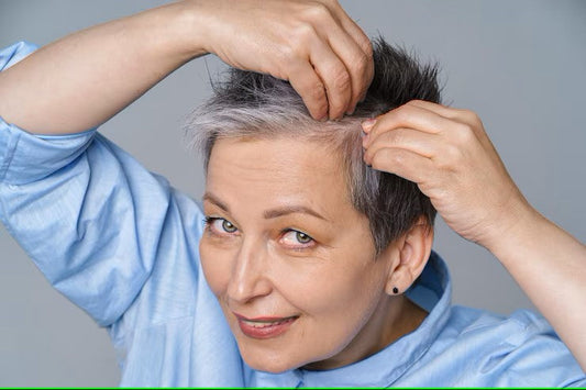 Saç Beyazlamasına Çözüm Uzmanların Önerdiği Yöntemler